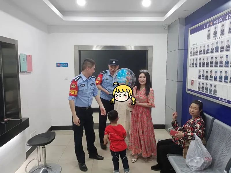 DƬ